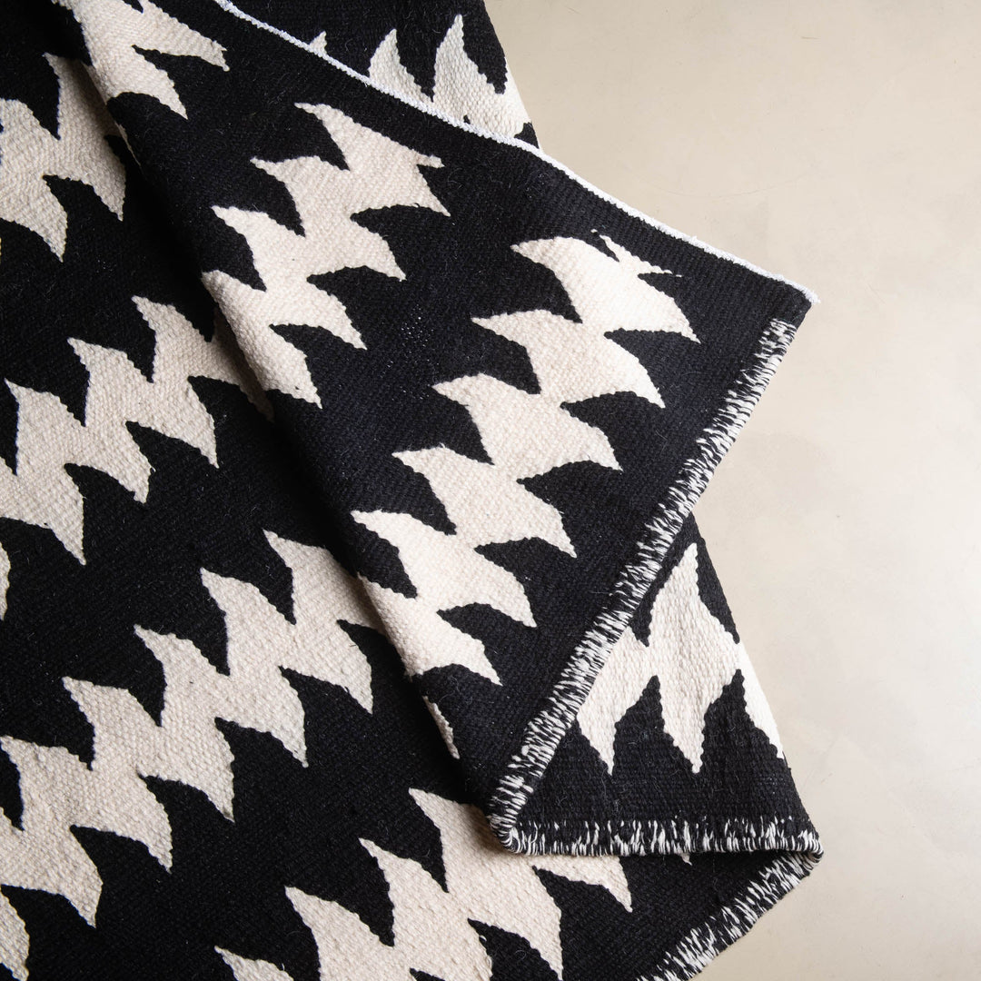 Fadma - taznakht kilim rug